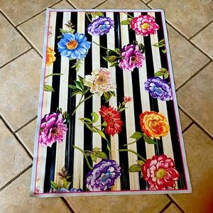 Nwot Mackenzie childs kitchen mat